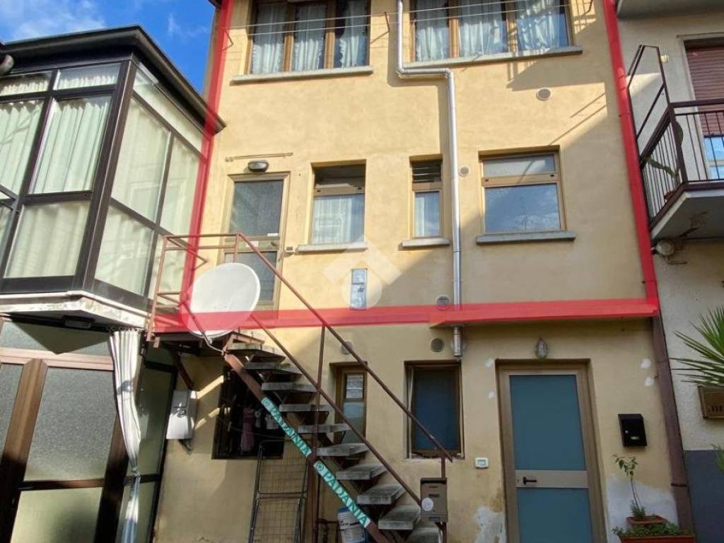 casa indipendente in vendita a Villa d'Almè