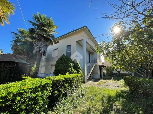 casa indipendente in vendita a Villa d'Almè