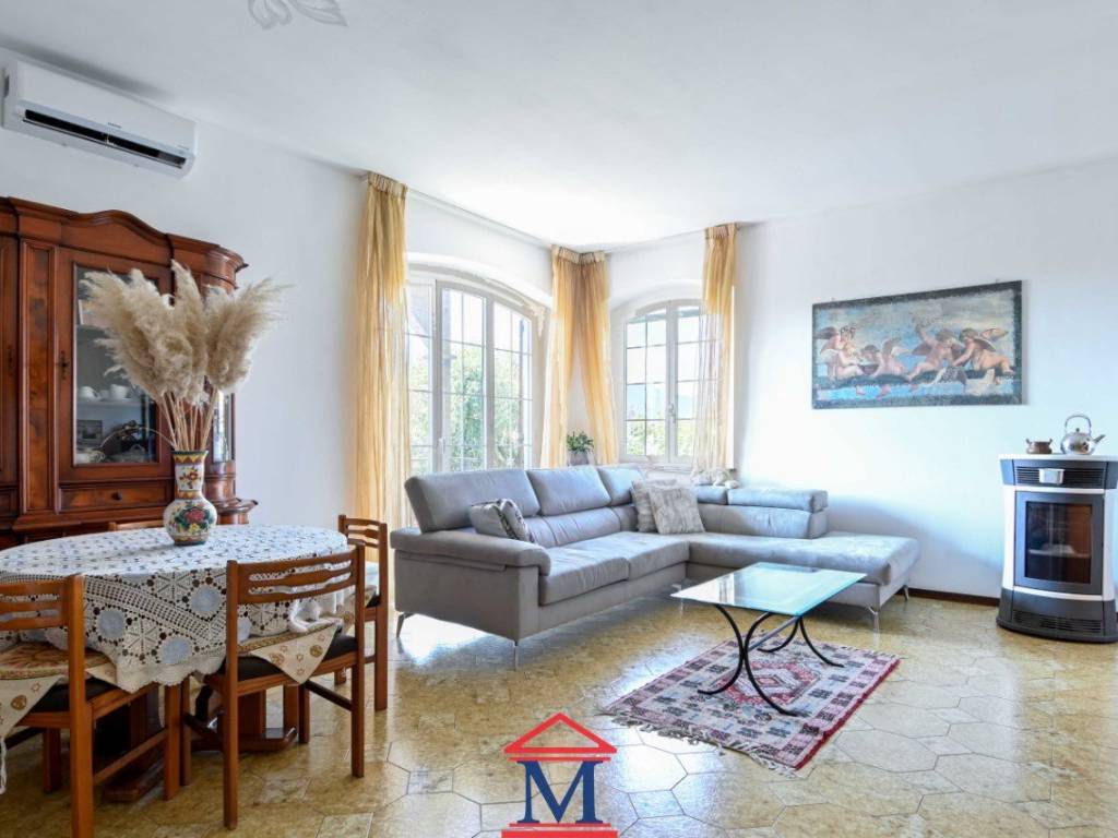 casa indipendente in vendita a Villa d'Almè