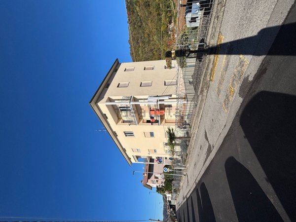 casa indipendente in vendita a Villa d'Almè in zona Bruntino