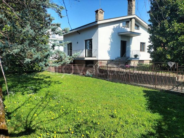 casa indipendente in vendita a Villa d'Almè