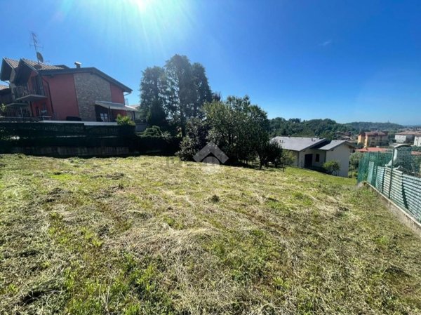 terreno edificabile in vendita a Villa d'Almè