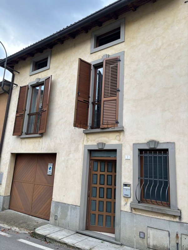 casa indipendente in vendita a Villa d'Almè