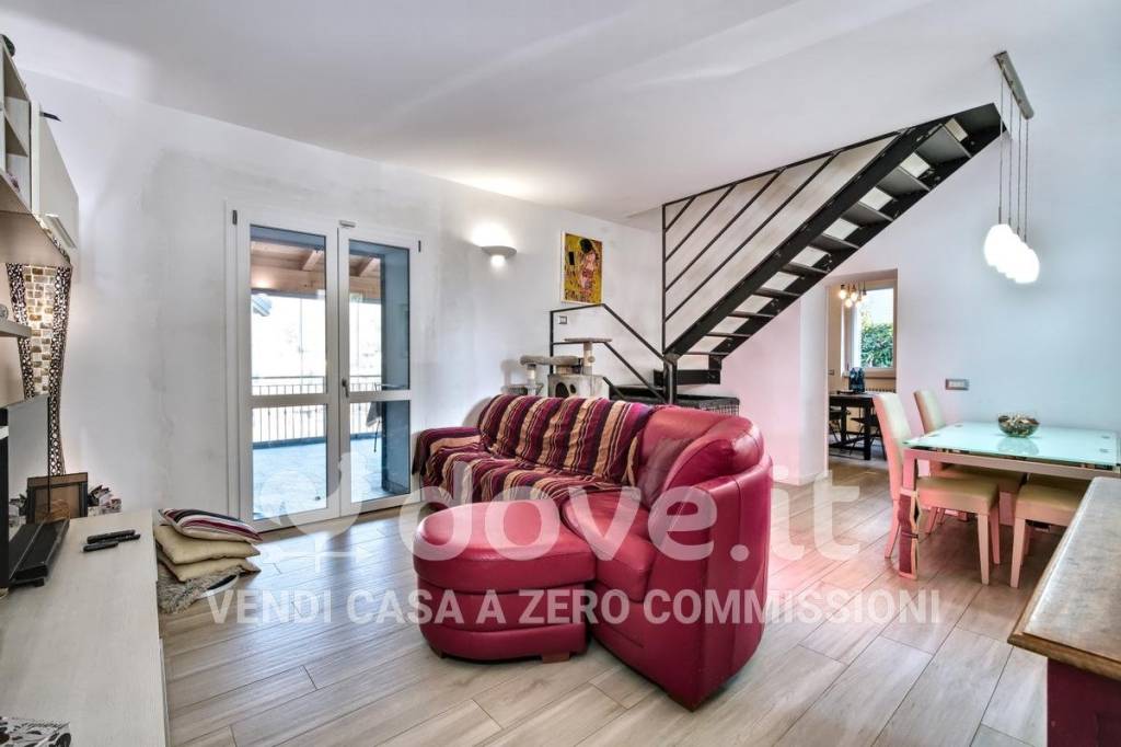 casa indipendente in vendita a Villa d'Almè