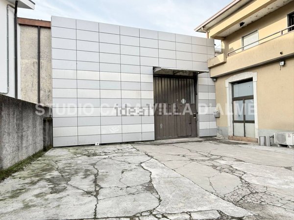 casa indipendente in vendita a Villa d'Almè