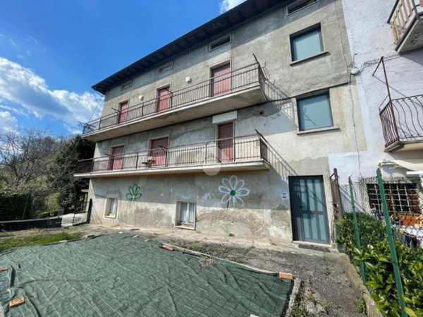 casa indipendente in vendita a Villa d'Almè in zona Bruntino