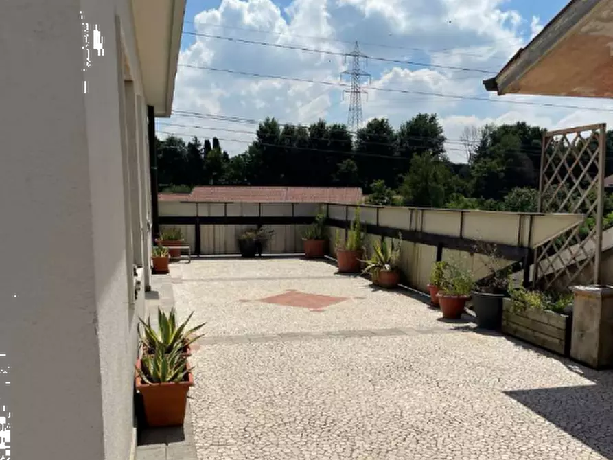 casa indipendente in vendita a Villa d'Almè