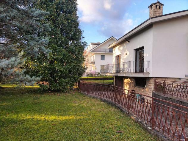 casa indipendente in vendita a Villa d'Almè