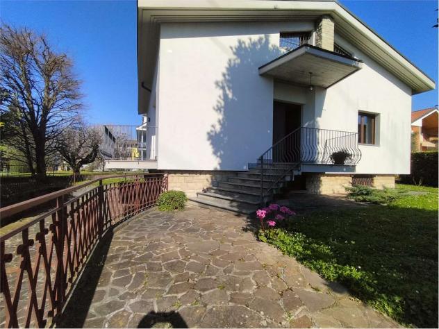 casa indipendente in vendita a Villa d'Almè