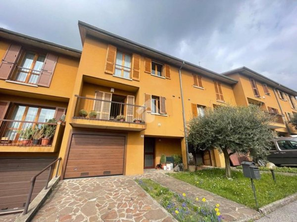 casa indipendente in vendita a Villa d'Almè