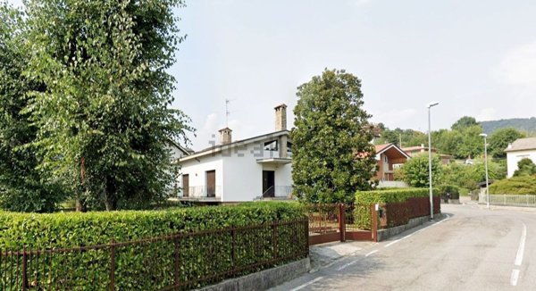 casa indipendente in vendita a Villa d'Almè