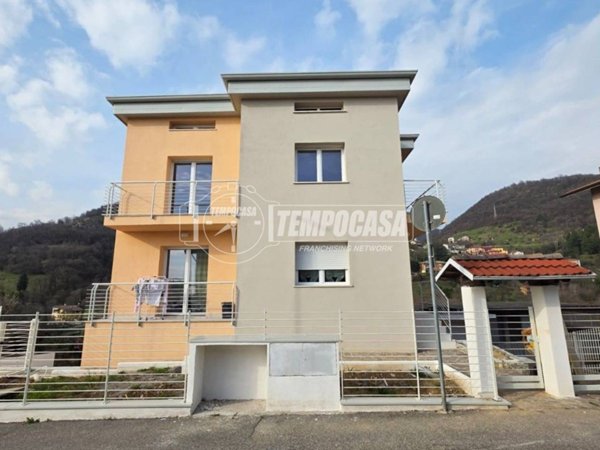 appartamento in vendita a Villa d'Almè in zona Bruntino