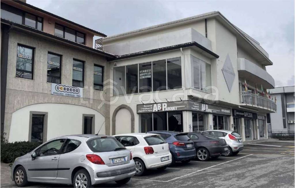 casa indipendente in vendita a Villa d'Almè in zona Viola