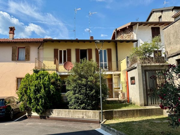 casa indipendente in vendita a Villa d'Almè