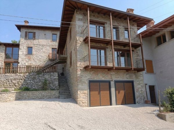 appartamento in vendita a Villa d'Almè in zona Bruntino