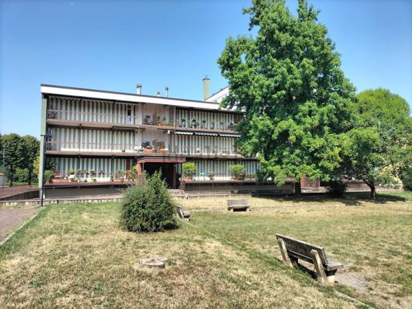 casa indipendente in vendita a Villa d'Almè in zona Bruntino