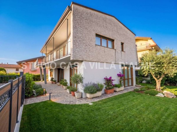 appartamento in vendita a Villa d'Almè in zona Bruntino