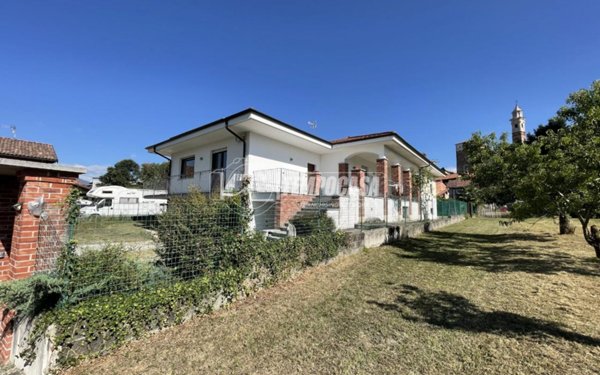 casa indipendente in vendita a Bairo