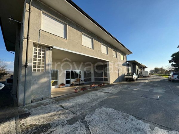 locale commerciale in vendita a Bairo