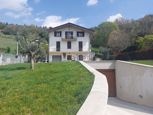 casa indipendente in vendita a Villa di Serio