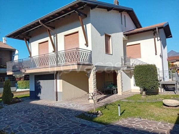 casa indipendente in vendita a Villa di Serio