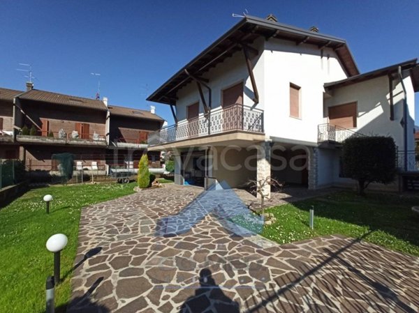 casa indipendente in vendita a Villa di Serio