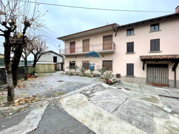 casa indipendente in vendita a Villa di Serio