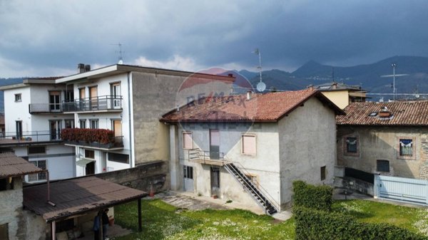 casa indipendente in vendita a Villa di Serio