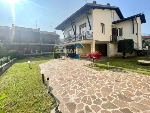casa indipendente in vendita a Villa di Serio