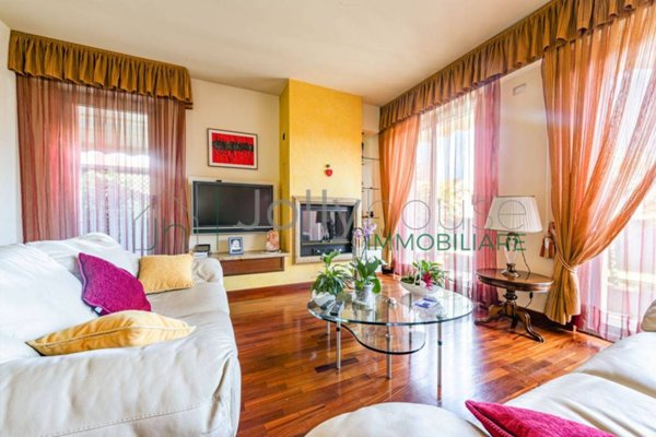 casa indipendente in vendita a Villa di Serio