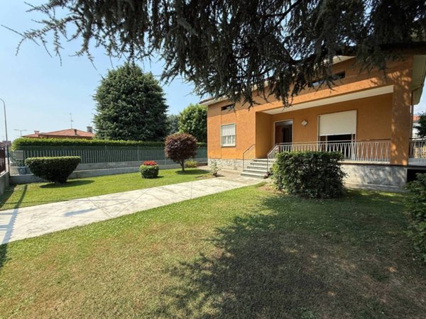 casa indipendente in vendita a Villa di Serio