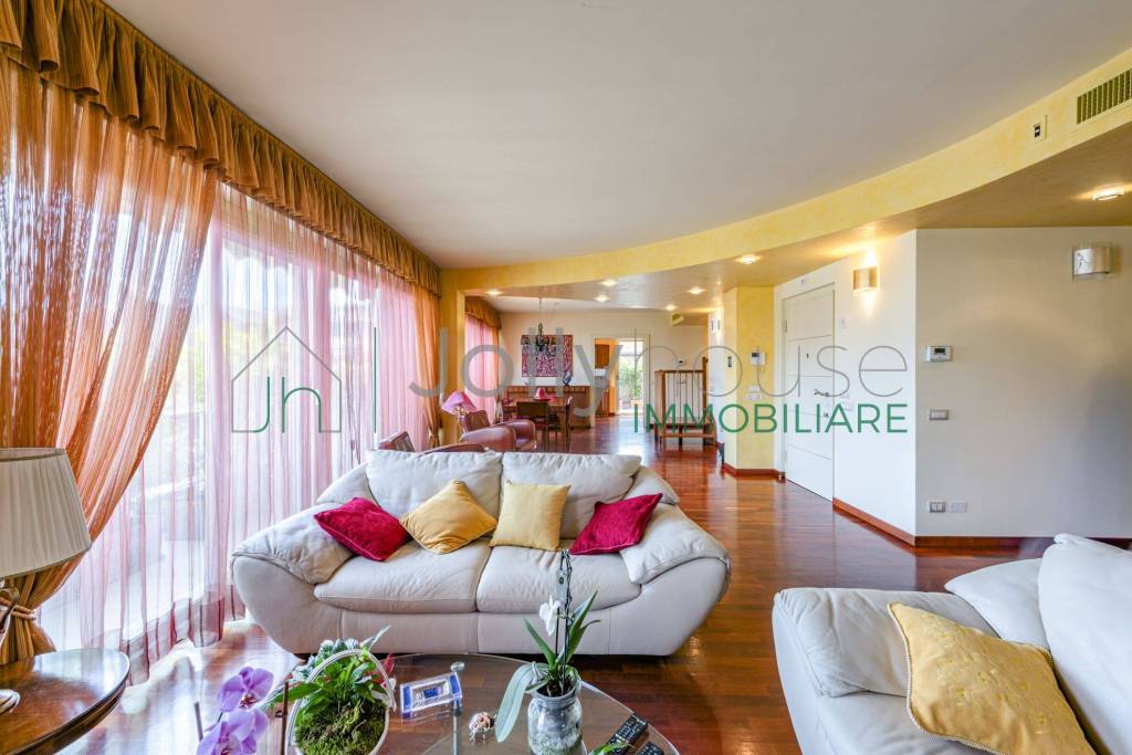 appartamento in vendita a Villa di Serio