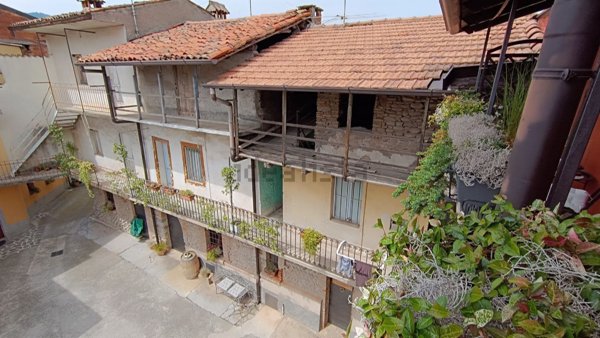 casa indipendente in vendita a Villa di Serio
