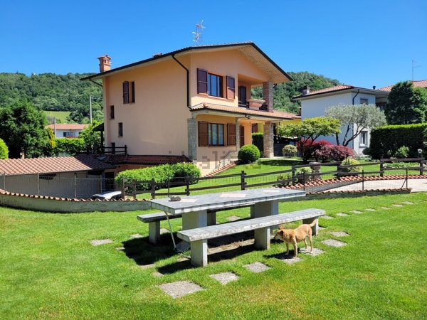 casa indipendente in vendita a Villa di Serio