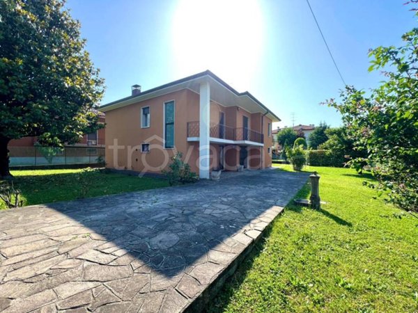 casa indipendente in vendita a Villa di Serio