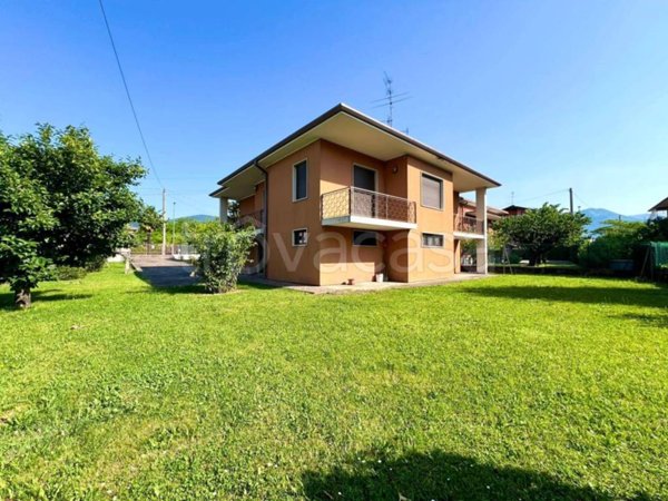 casa indipendente in vendita a Villa di Serio