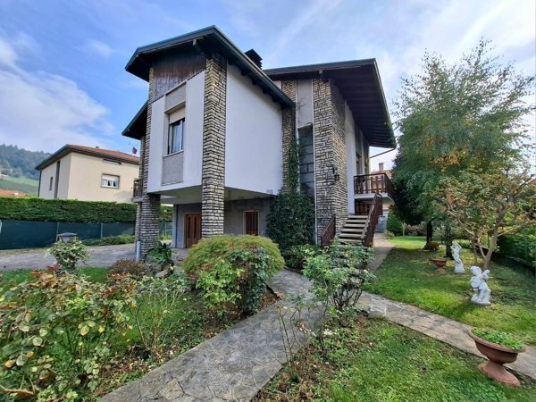 casa indipendente in vendita a Villa di Serio