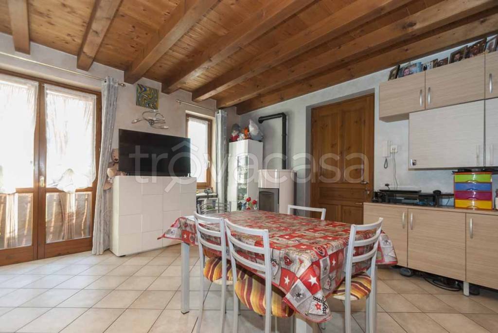 appartamento in vendita a Villa d'Ogna