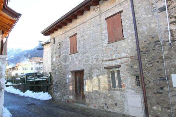 casa indipendente in vendita a Villa d'Ogna in zona Ogna