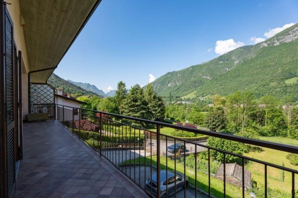casa indipendente in vendita a Villa d'Ogna