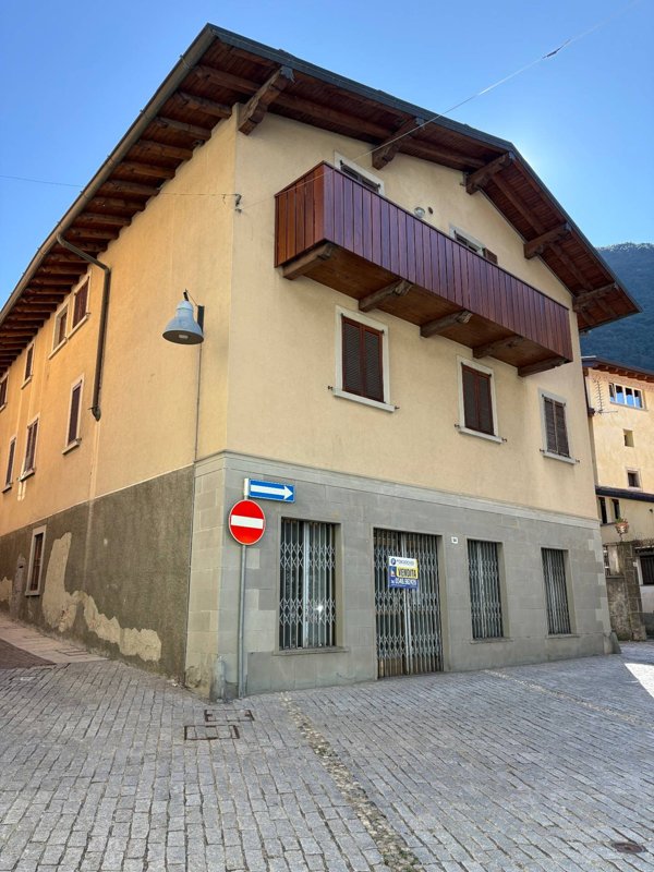 casa indipendente in vendita a Villa d'Ogna