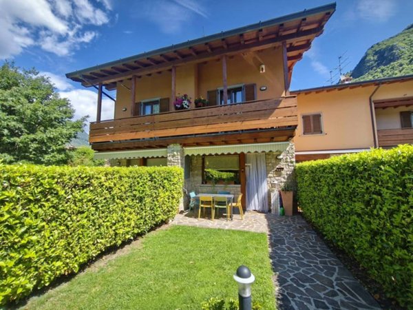 casa indipendente in vendita a Villa d'Ogna