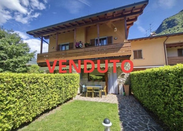 casa indipendente in vendita a Villa d'Ogna