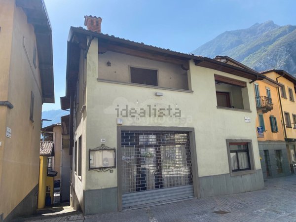 casa indipendente in vendita a Villa d'Ogna