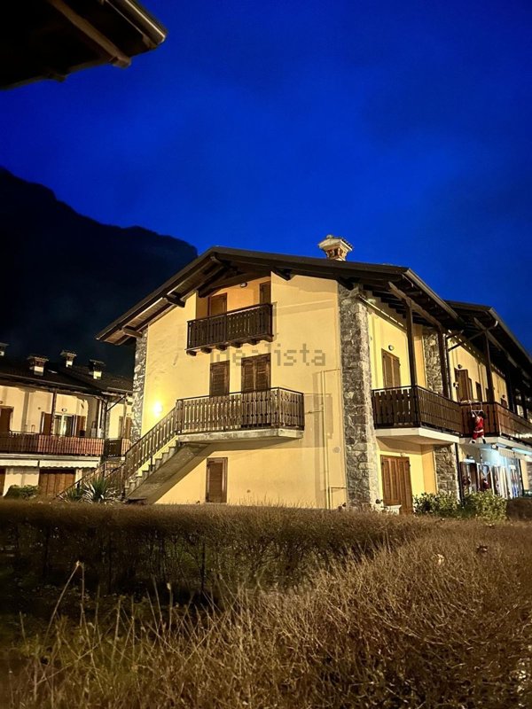 casa indipendente in vendita a Villa d'Ogna