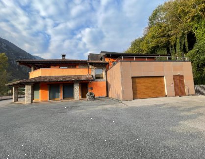 ufficio in vendita a Villa d'Ogna