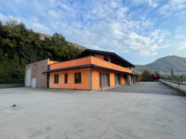 ufficio in vendita a Villa d'Ogna