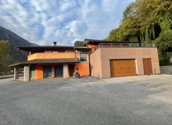 ufficio in vendita a Villa d'Ogna