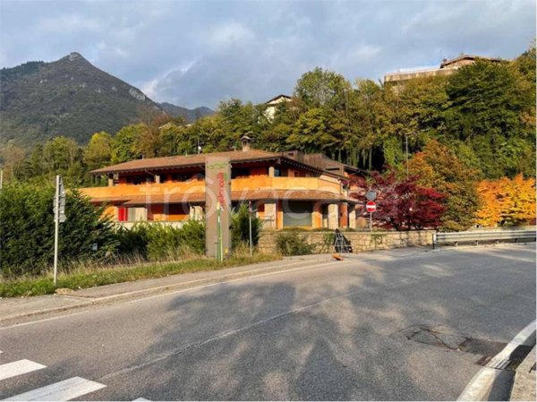 locale commerciale in vendita a Villa d'Ogna