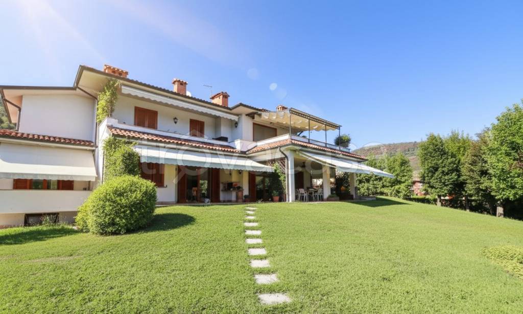 casa indipendente in vendita a Villongo